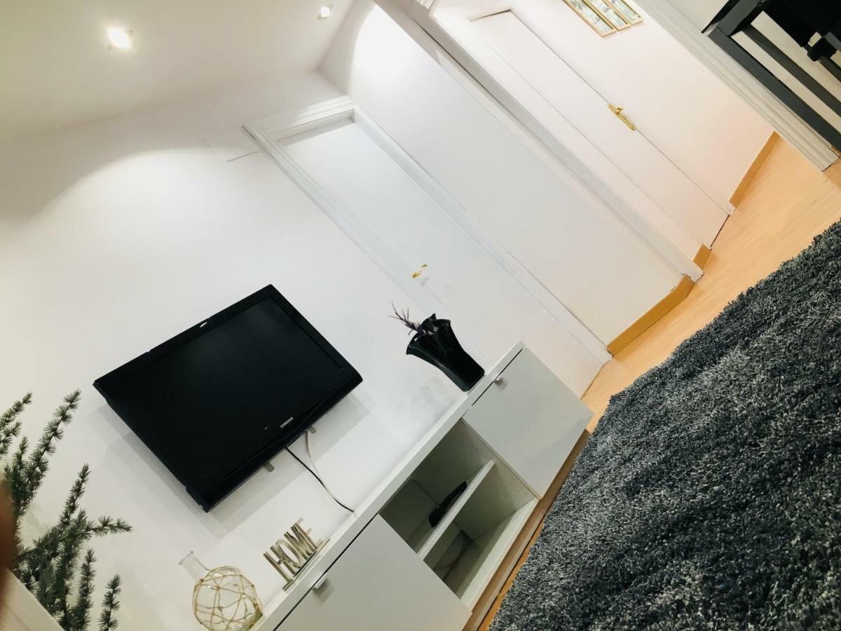 Apartamento Good Vibes Daire Zaragoza Dış mekan fotoğraf
