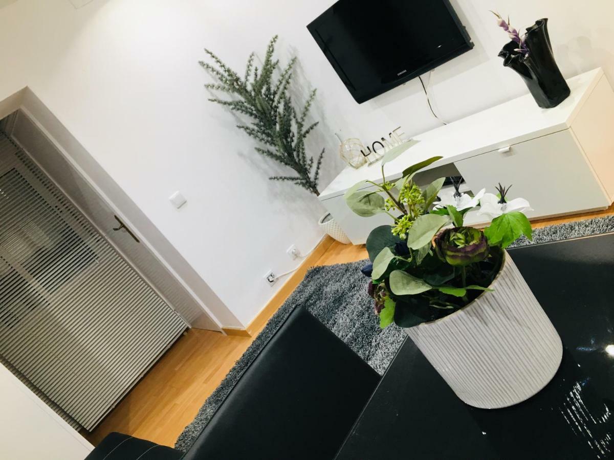 Apartamento Good Vibes Daire Zaragoza Dış mekan fotoğraf